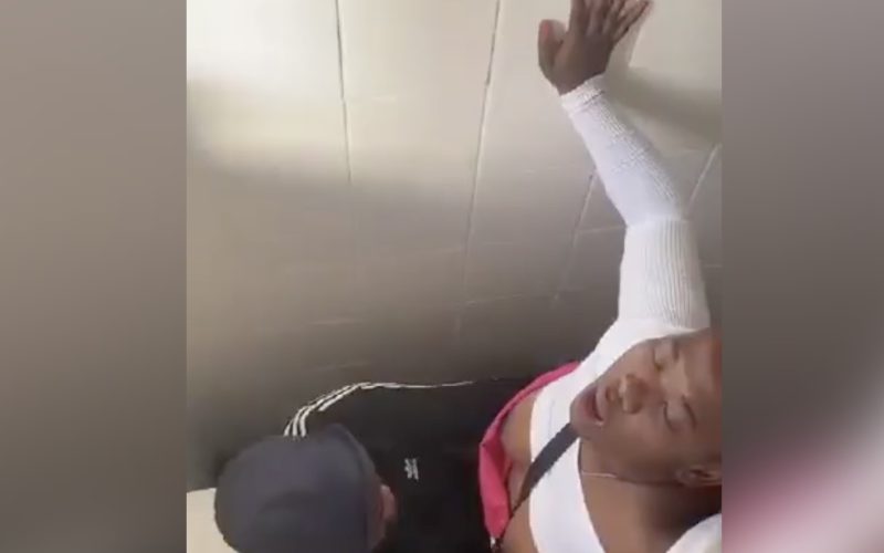 Customer Fucking Female Banker In The Bank Female Toilet